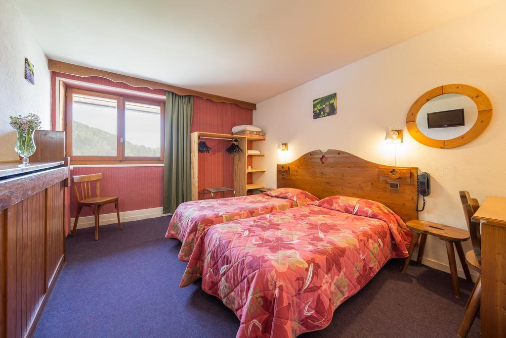 Hotel Du Soleil Дивон ле Бен Екстериор снимка