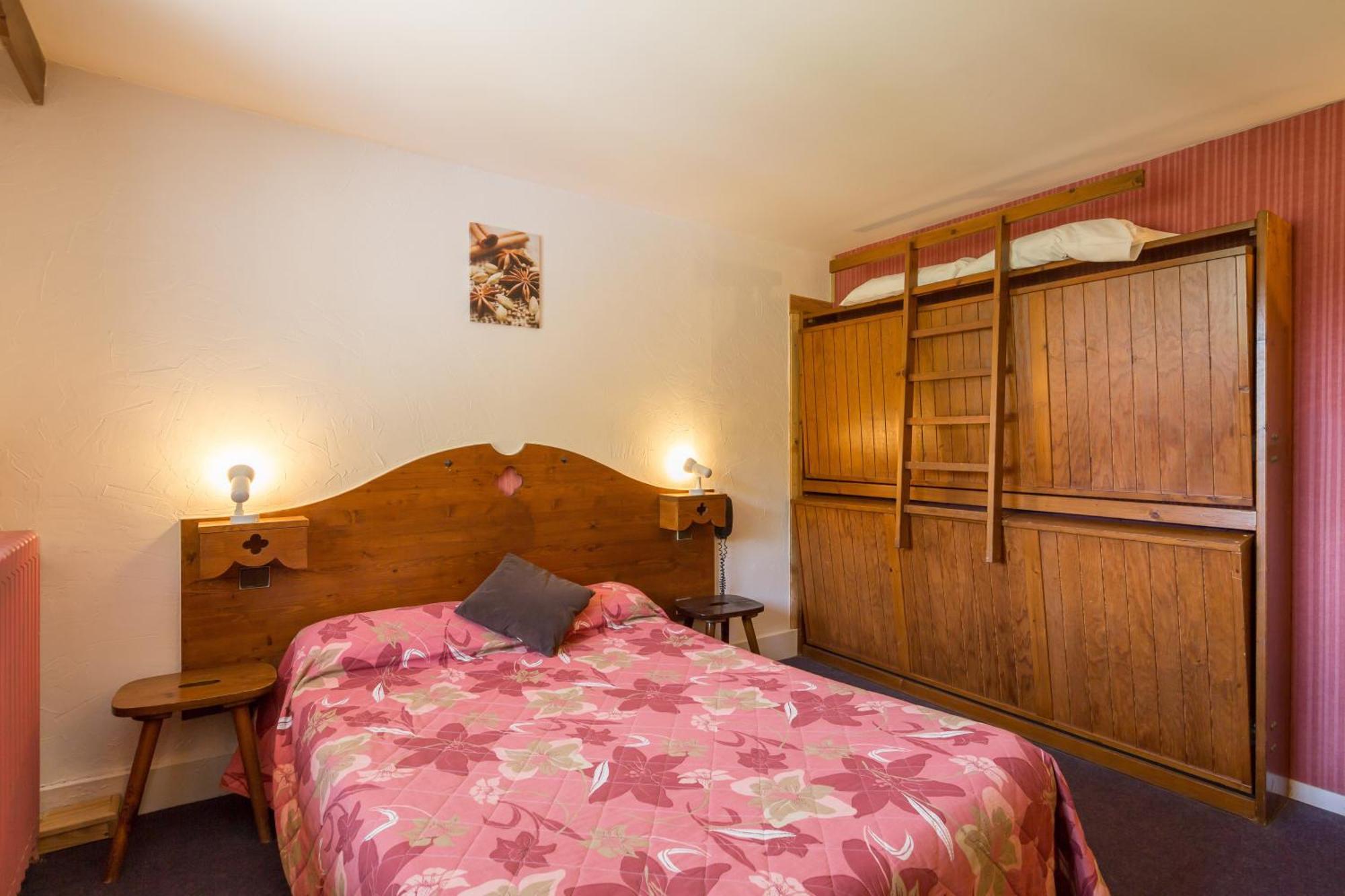 Hotel Du Soleil Дивон ле Бен Екстериор снимка