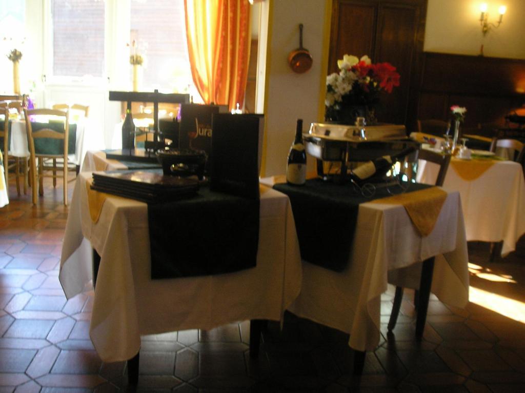 Hotel Du Soleil Дивон ле Бен Екстериор снимка